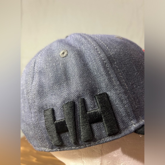 Helly Hansen Flat Brim Mesh Back Trucker Hat Canadian Maple Leaf Patch - Picture 9 of 11